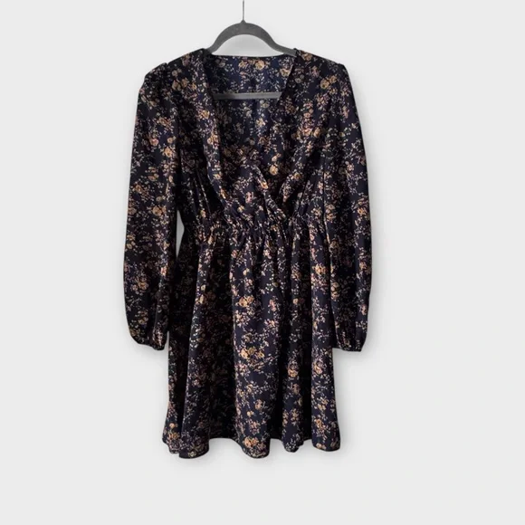 NEW Cipshe Alison Ditsy Floral Peasant Sleeve Mini Dress - Picture 2 of 12